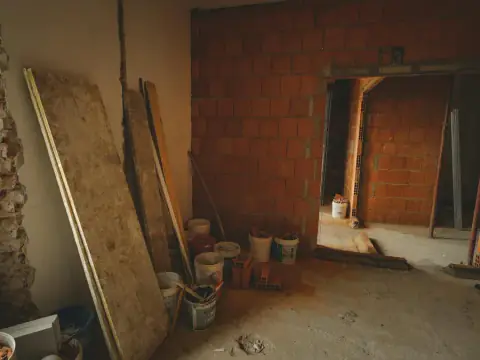 Home Renovation Dumpster Guide: Room-by-Room Debris and Driveway Planning
